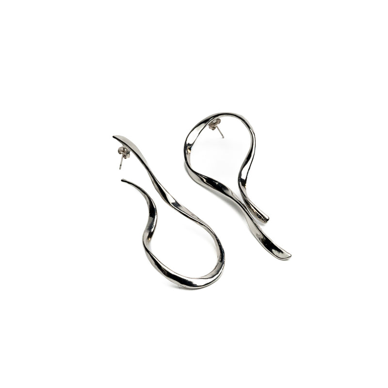 Asymmetric Earings (E-4061)