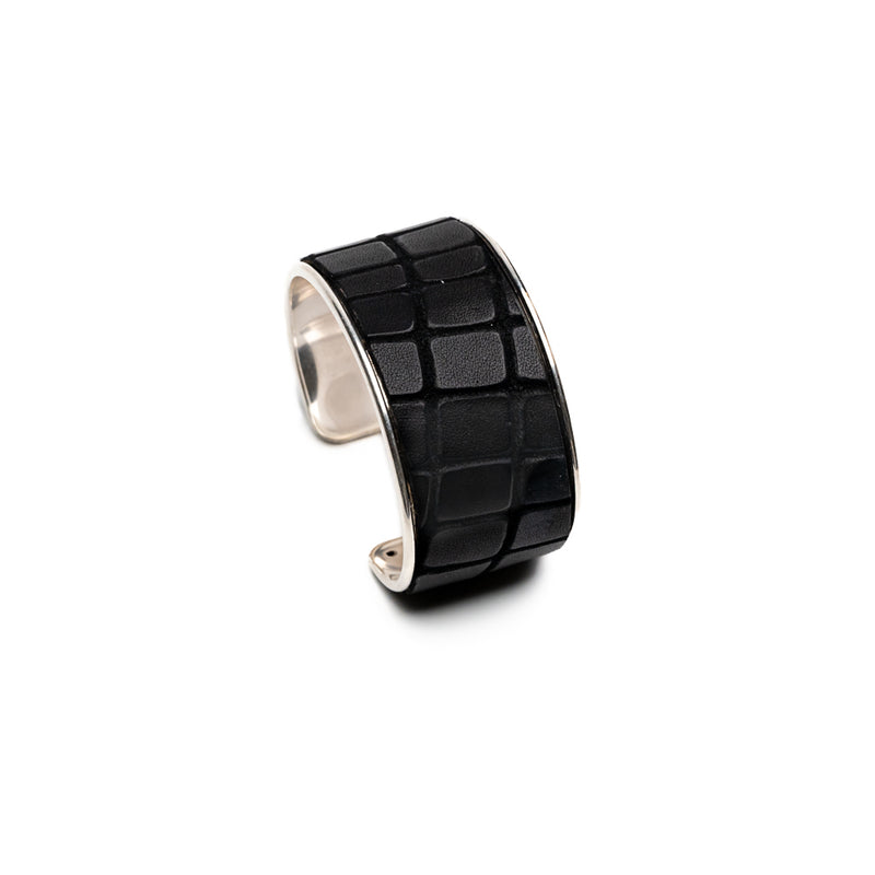 Embossed dark brown leather bracelet (BR-511)